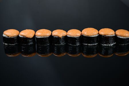 Печеные роллы с семгой