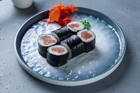 Хосомаки с тунцом