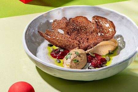 Паштет из куриной печени с вишневым конфитюром