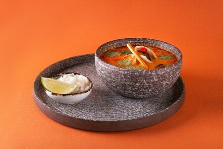 Острый Том Ям