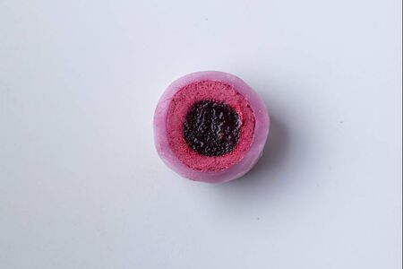 Моти с чёрной смородиной