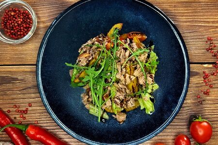 Картофельный салат с консервированным тунцом