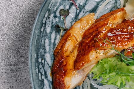 Сашими угорь