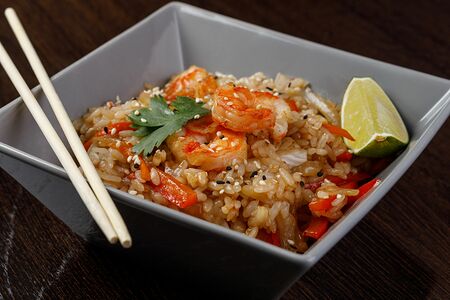 Рис тяхан с креветками