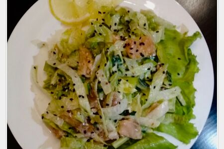 Салат с копченым лососем