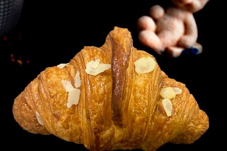 Круассан с варёной сгущёнкой