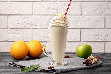 Клубнично-банановый милкшейк