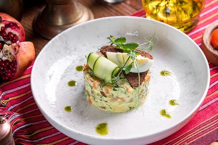 Оливье с копченым цыпленком