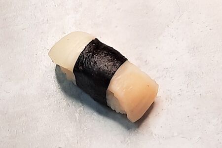 Суши Гребешок