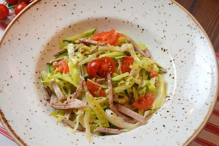 Салат по-деревенски с бужениной