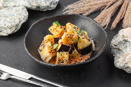 Баклажан хрустящий с соусом Тайгер-милк