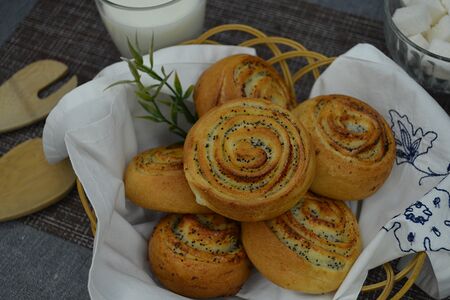 Рулетики с заварным кремом