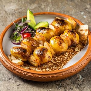 Молодой картофель на углях