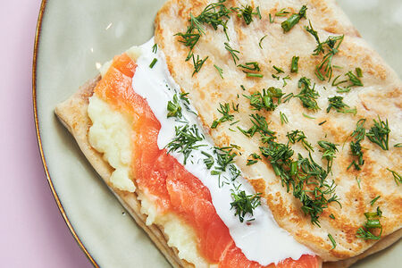 Блин с форелью по-карельски