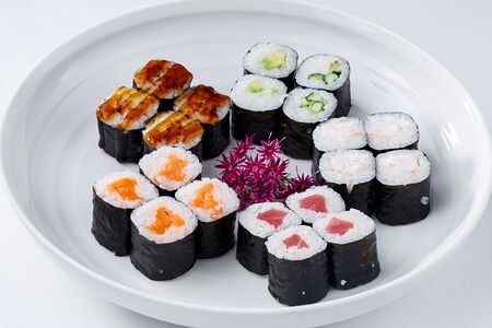 Хосомаки авокадо