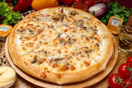 Грибная на пышном тесте