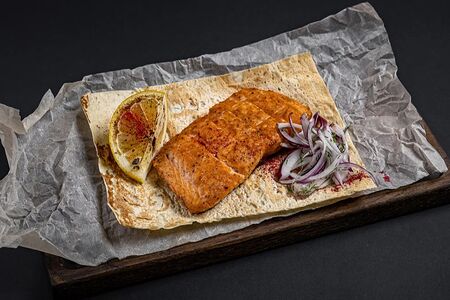 Стейк из лосося