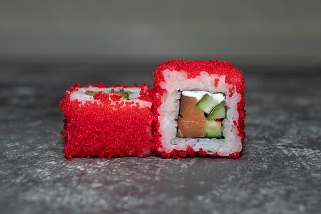 Ролл Калифорния с лососем