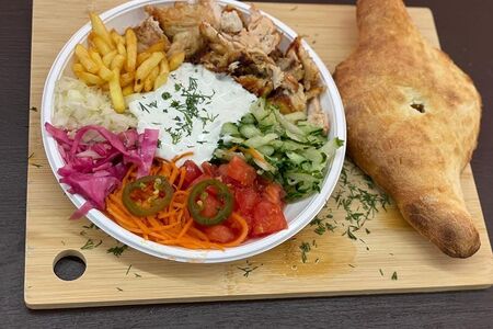 Шаверма на тарелке