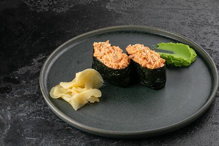 Острые суши с Лососем