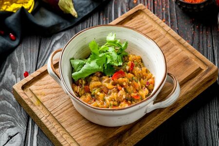 Салат из печенных на мангале овощей