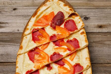 Пиде с пастырмой