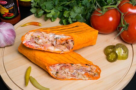 Донер в сырном лаваше