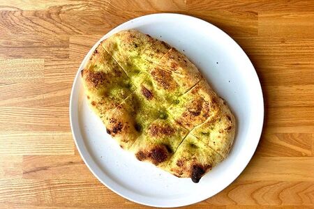 Фокачча с соусом песто