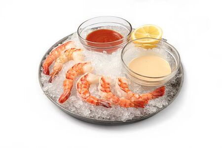 Большие тигровые креветки с острым соусом