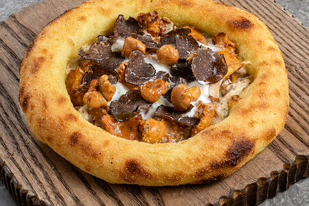 Flat Bread Страчателла, лисички, трюфель