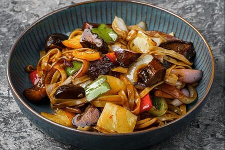 Постная рисовая лапша с овощами по-тайски