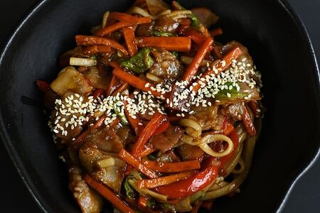 Вок с беконом