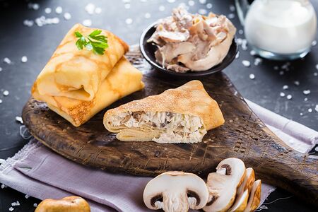 Блинчики с курицей и грибами