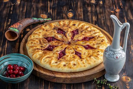 Пирог с отборной вишней