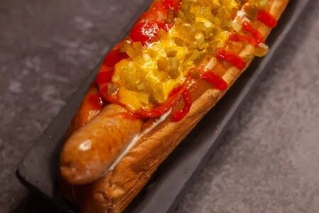 Хот-дог Халапеньо-пепперони