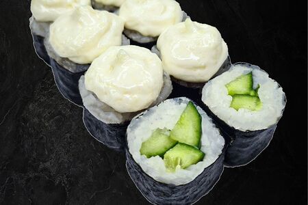 Снежный хосомаки огурец