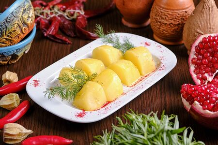 Картофель отварной с укропом