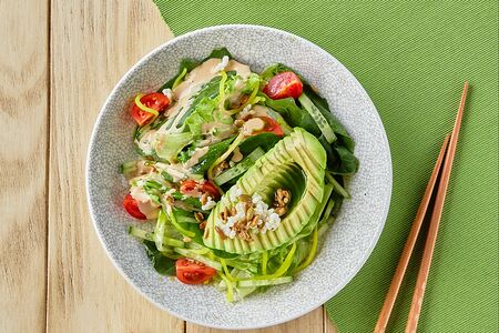 Грин салат с авокадо