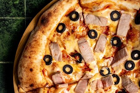 Пицца Tonno с тунцом