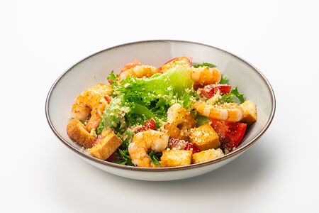 Салат Цезарь с креветками