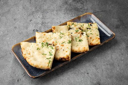 Сырный наан