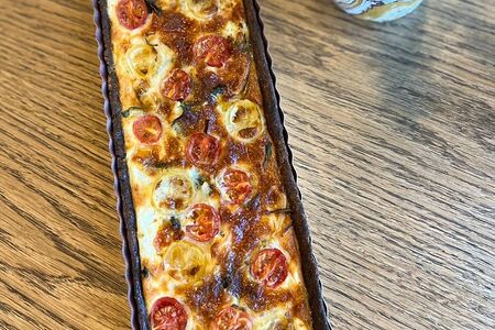 Киш с помидорками и луком-пореем на ржаной муке