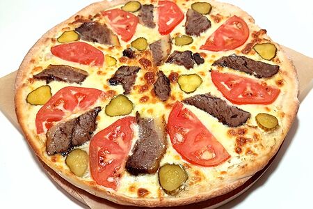 Пицца с брискетом из телятины