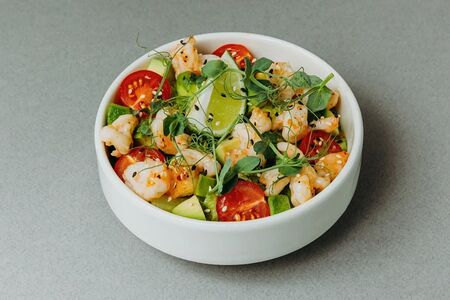 Салат с тигровой креветкой