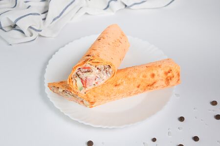 Шаверма в сыром лаваше