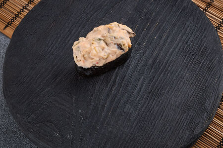 Суши острые с мидиями