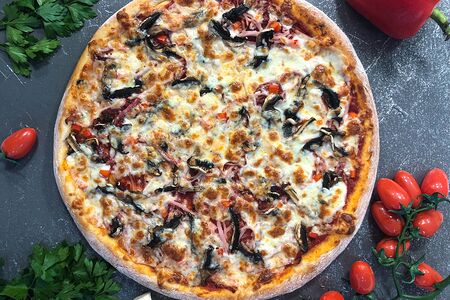 Пицца Сытная на красном соусе