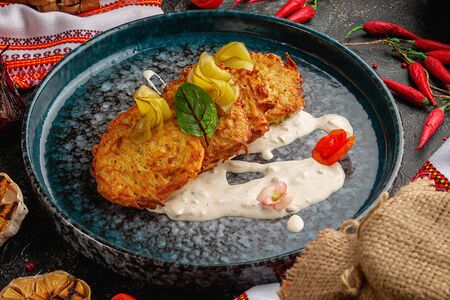 Деруны с белыми грибами