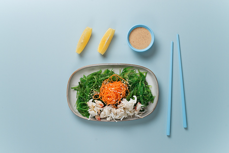 Салат Чука с крабом