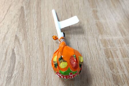 Карамель на палочке Strike